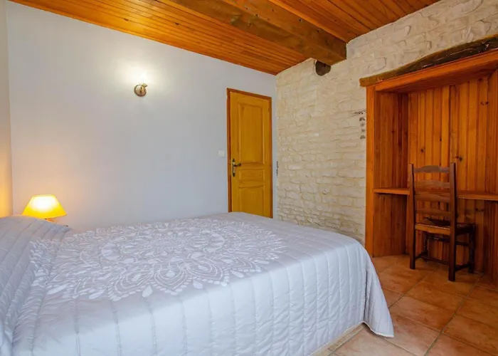 Les Cas Rouge Chamoy